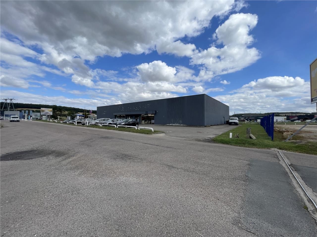 Local commercial bénéficiant d'une belle visibili