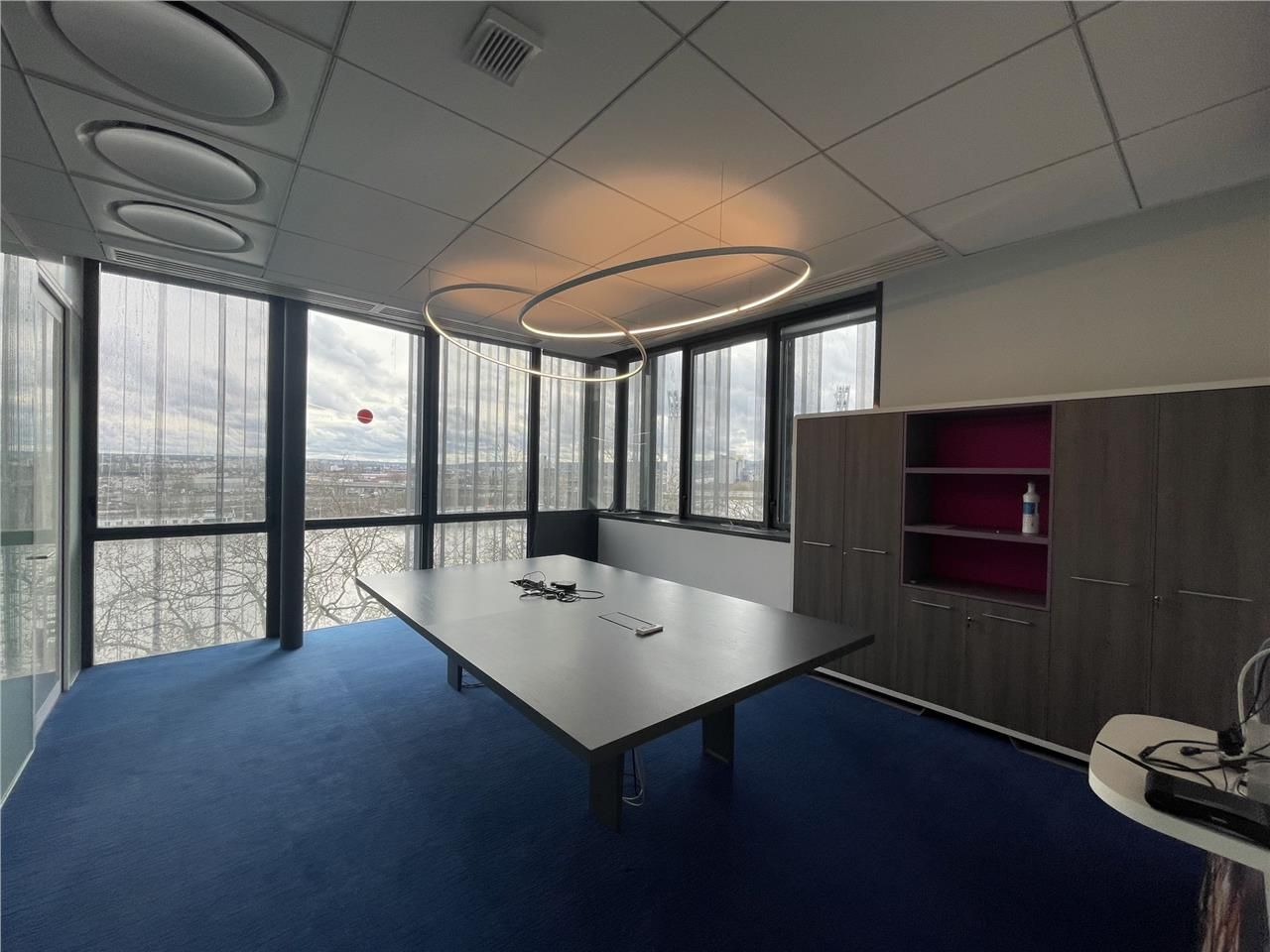 Bureaux aménagés de 360 m2 disponibles à la locat
