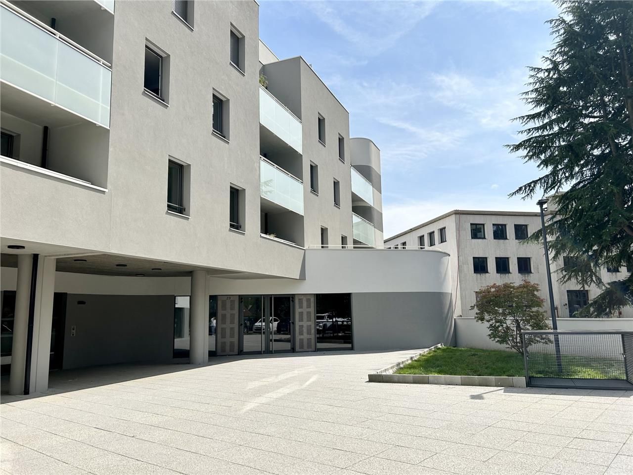 Bureaux de 101 m² non divisibles à Louer à BIHORE