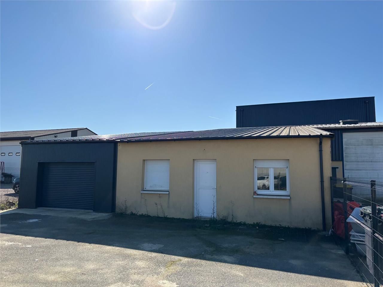 A LOUER - IDEAL ARTISAN