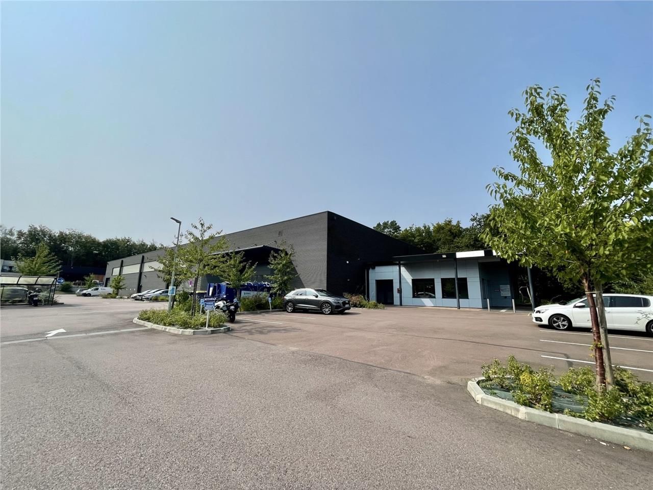 Produit Rare - Très beau bâtiment industriel à ve