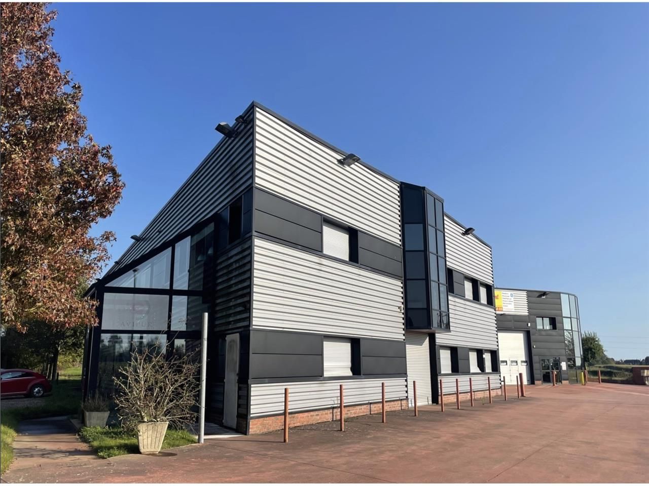 Bureaux de 96 m² non divisibles à Louer à PREAUX