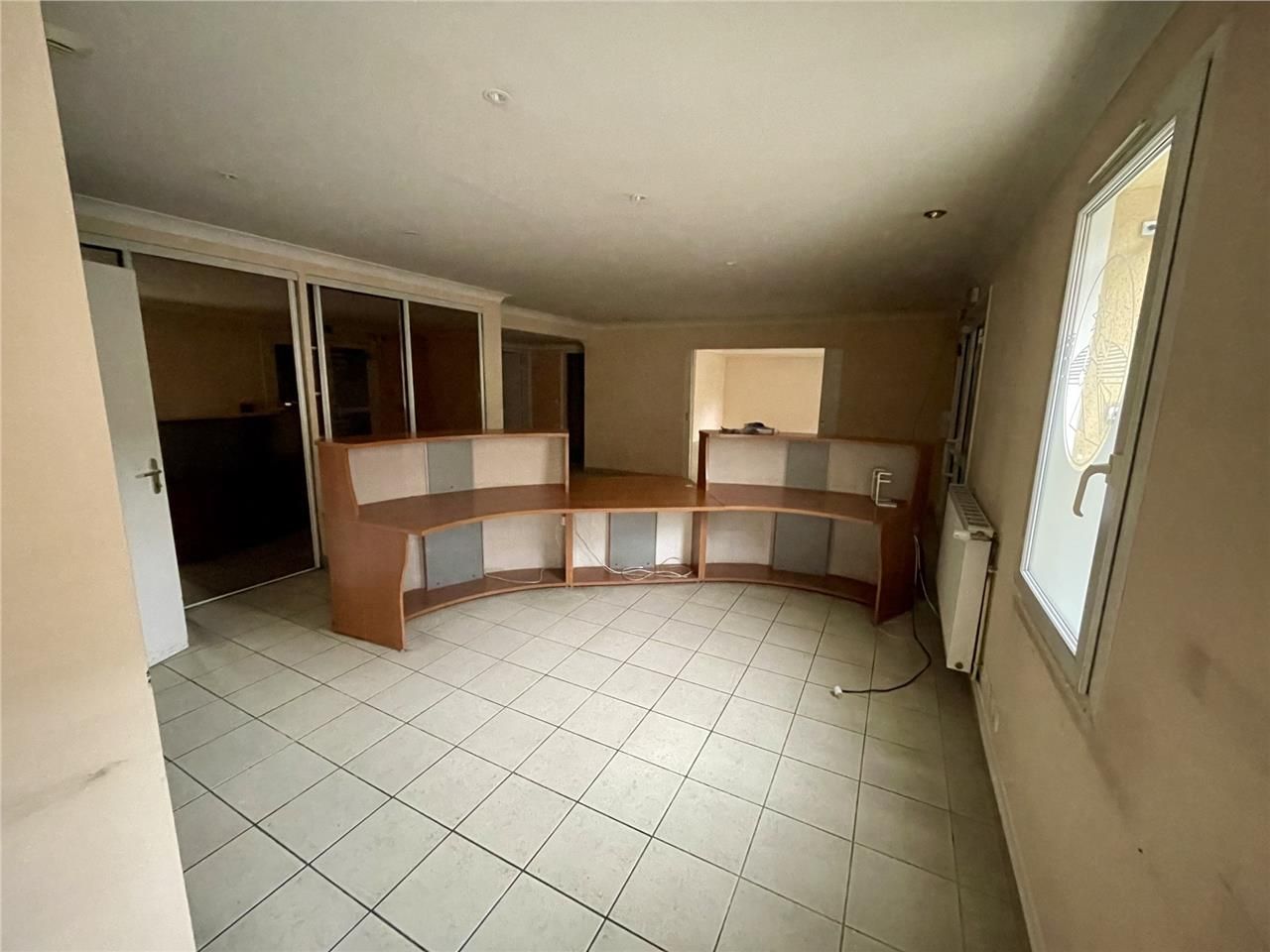 Vous recherchez des bureaux à la vente à Evreux ?