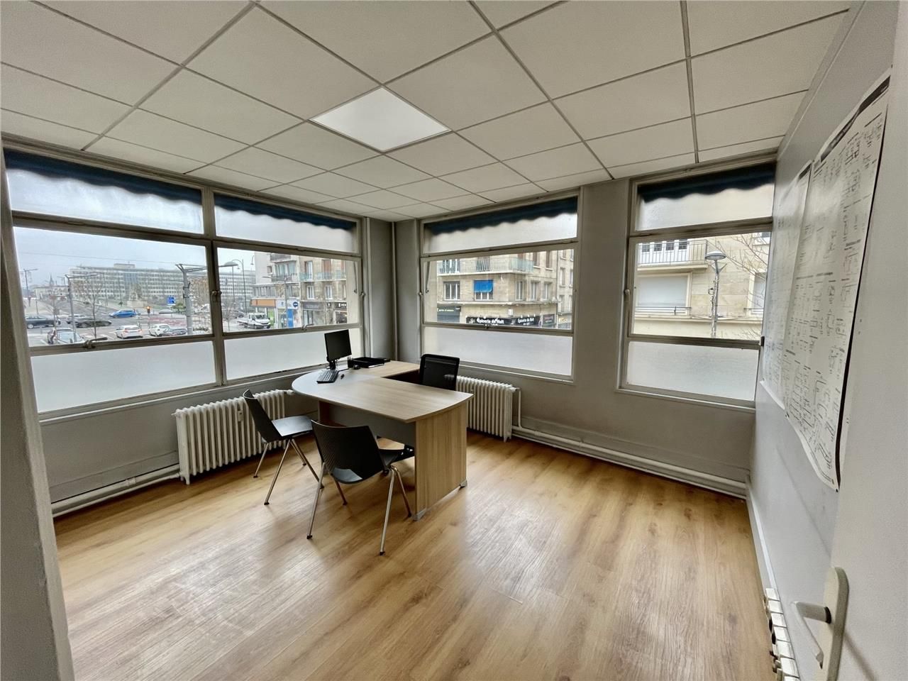 Bel Emplacement - Local Commercial d'une superfic