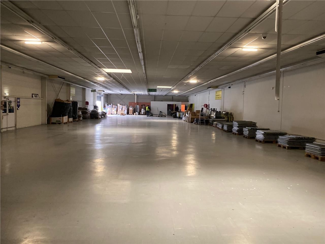 A LOUER -  Local Commercial de 475,80 m2 bénéfici