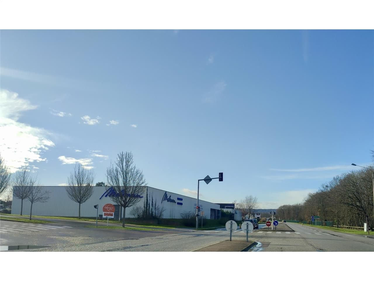 A louer - Pleine Visibilité sur axe passant - Deu