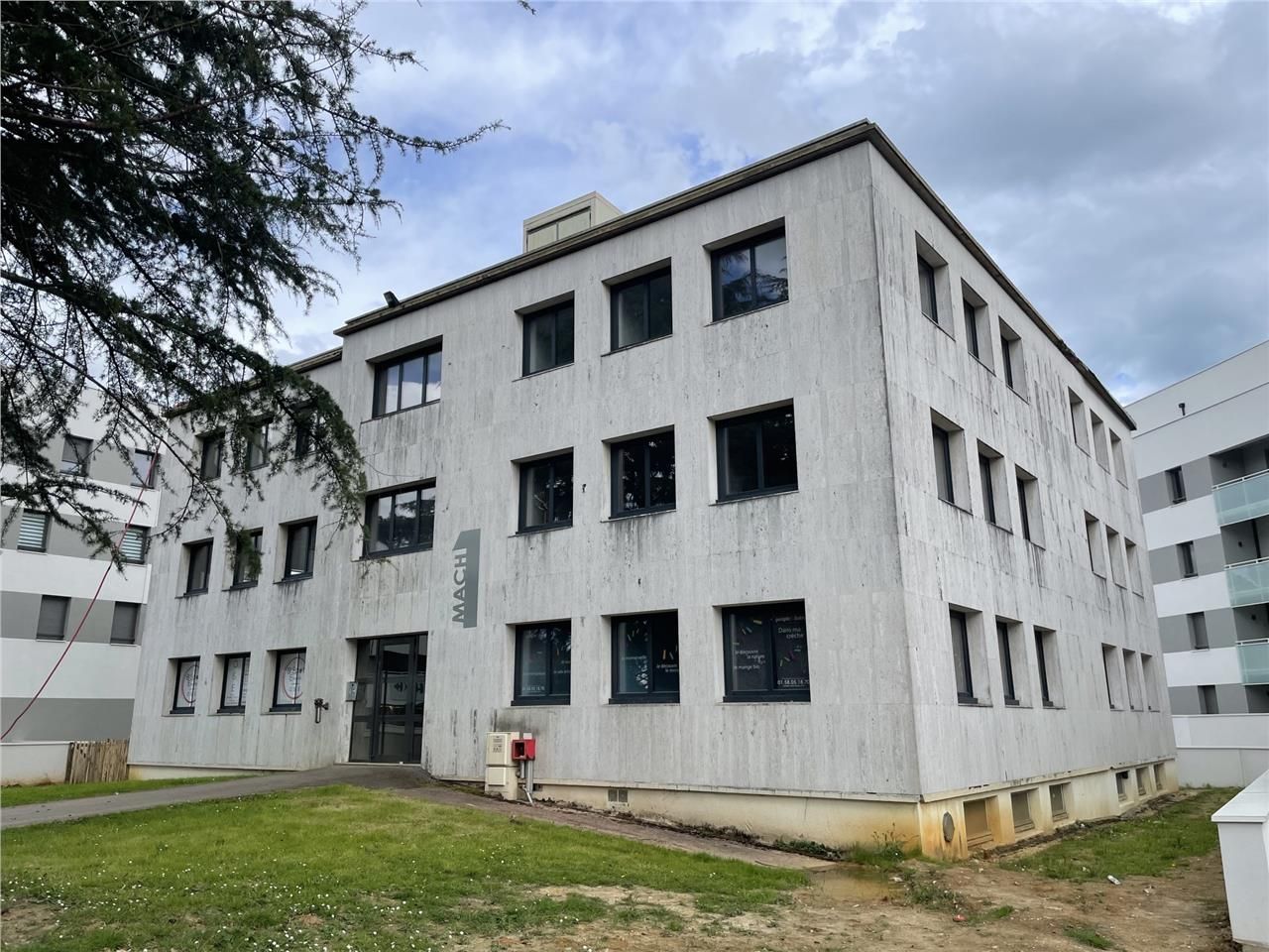 Très beau plateau de bureaux lumineux au Nord de 