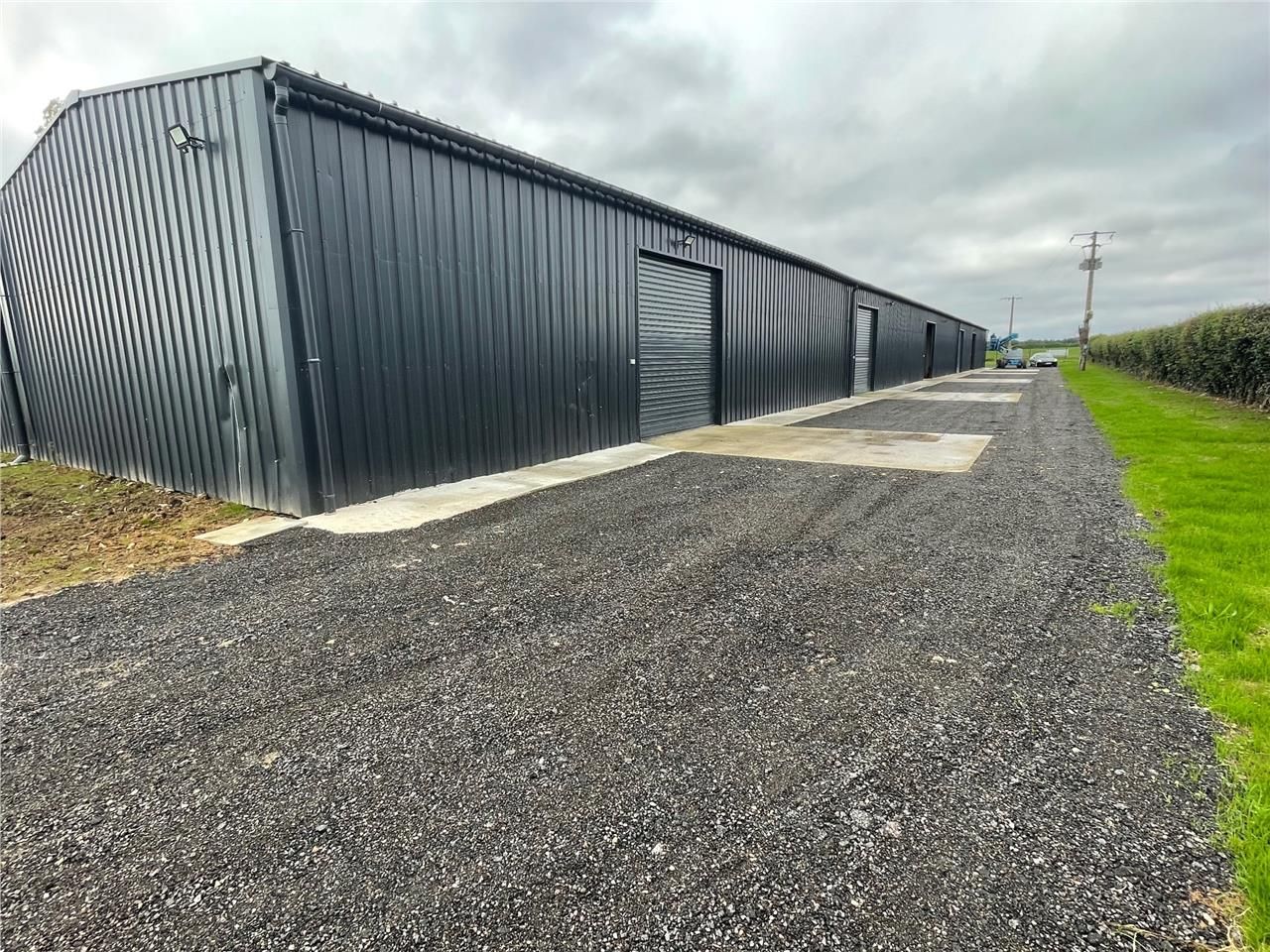 Sur un site sécurisé proche RN31, 3 cellules d'ac