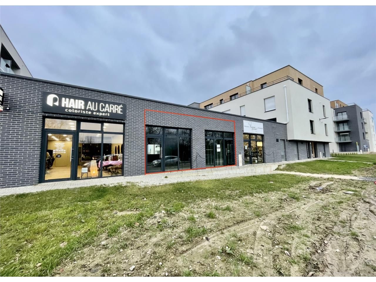 Locaux commerciaux de Local commercial - 125 m2 -