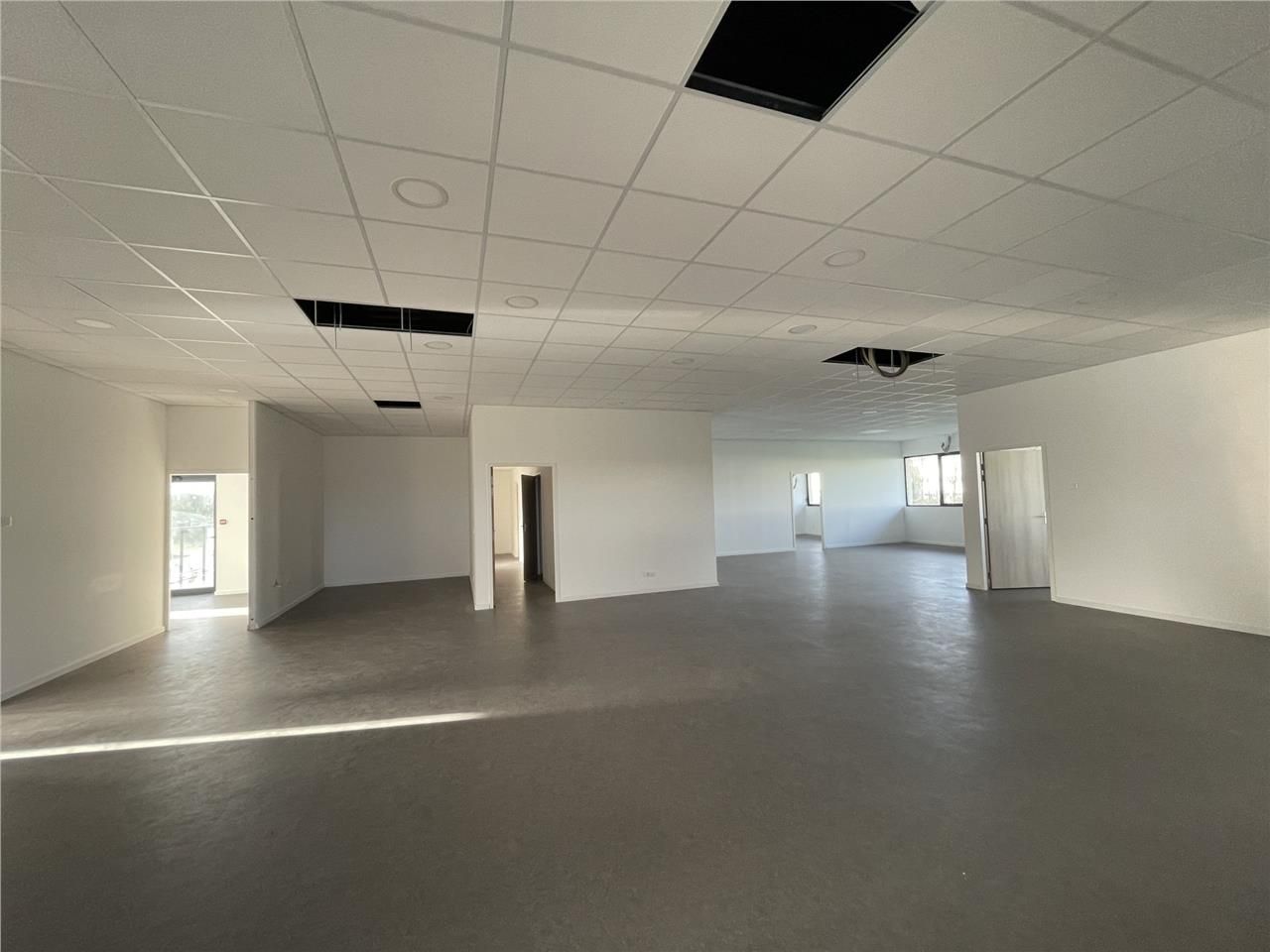 Plateaux de bureaux neufs, situés au coeur d'une 