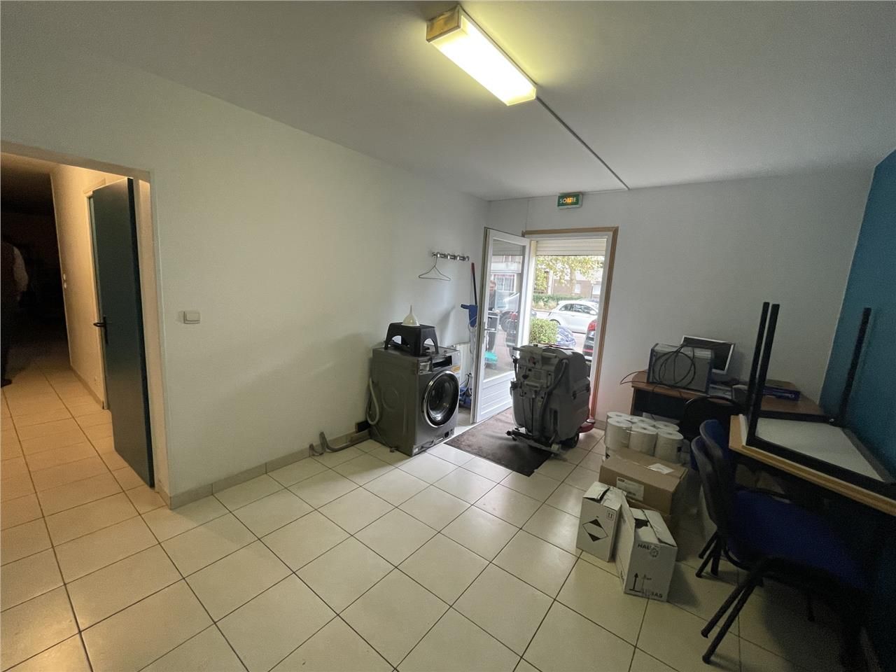 Bureau a louer sur un axe passant et sur le secte