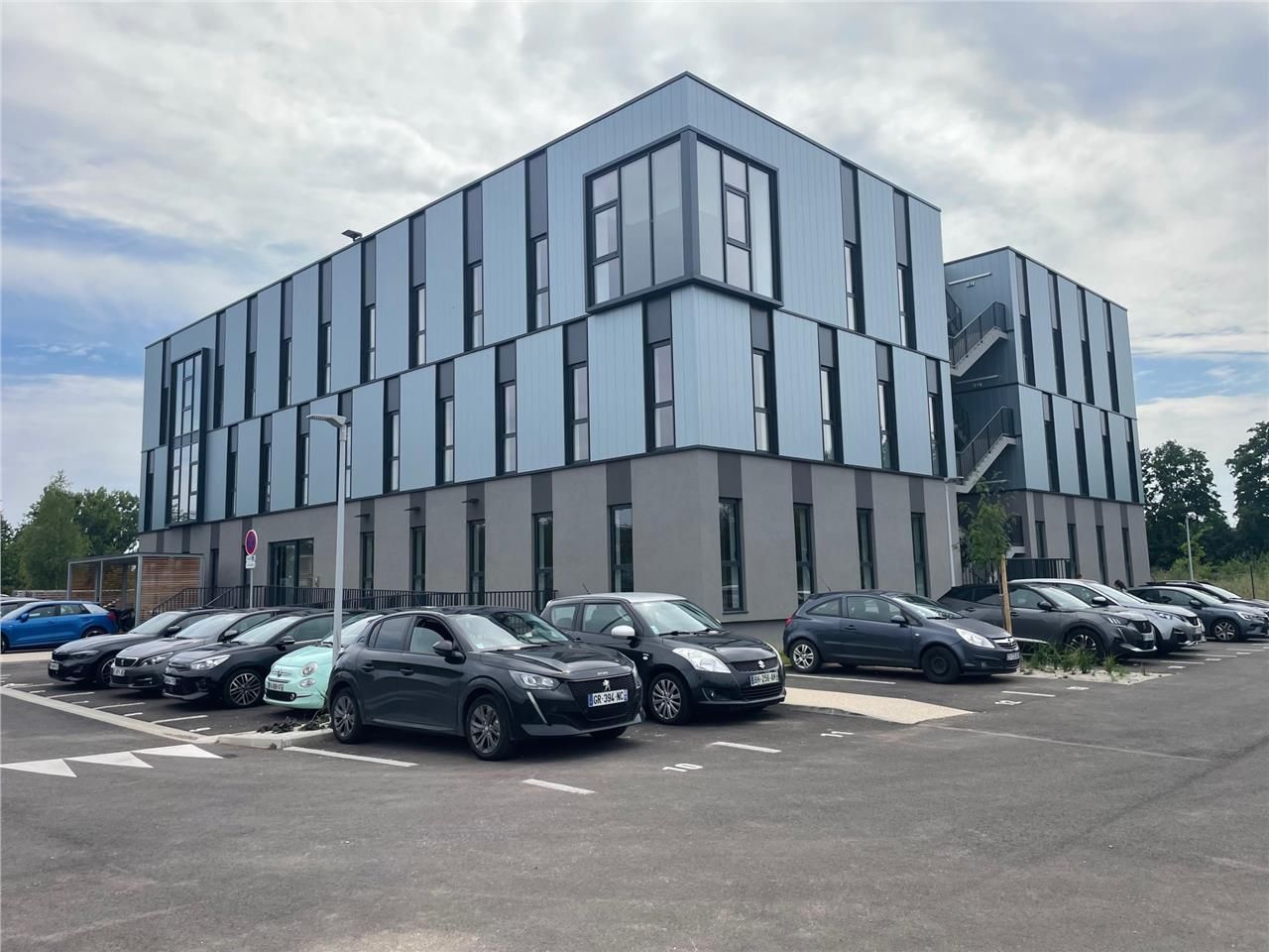 Plateaux de bureaux neuf, immédiatement disponibl