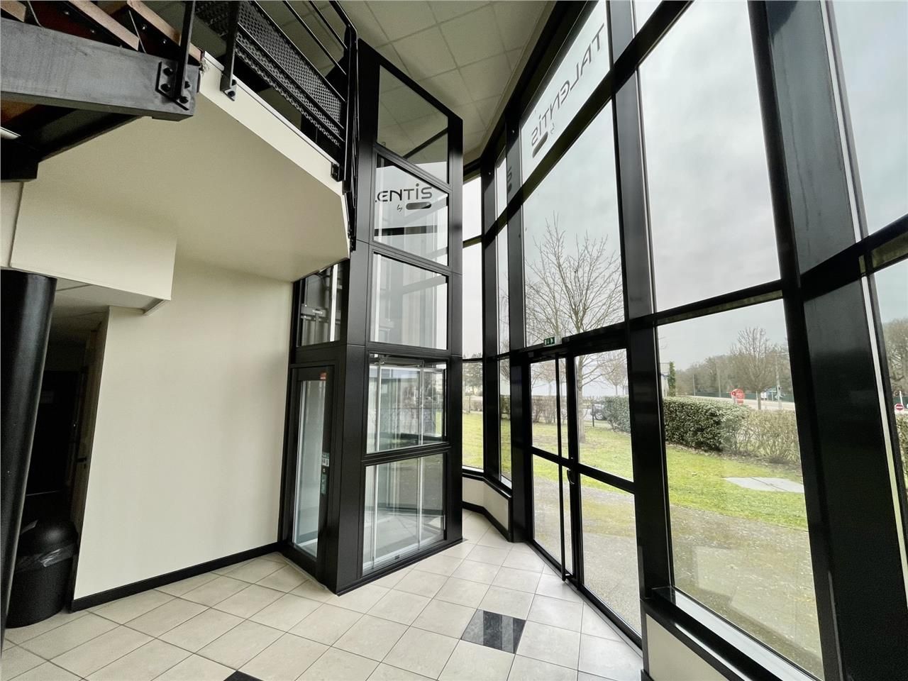 Bureaux de BUREAUX À LOUER - À partir de 52 m2 -