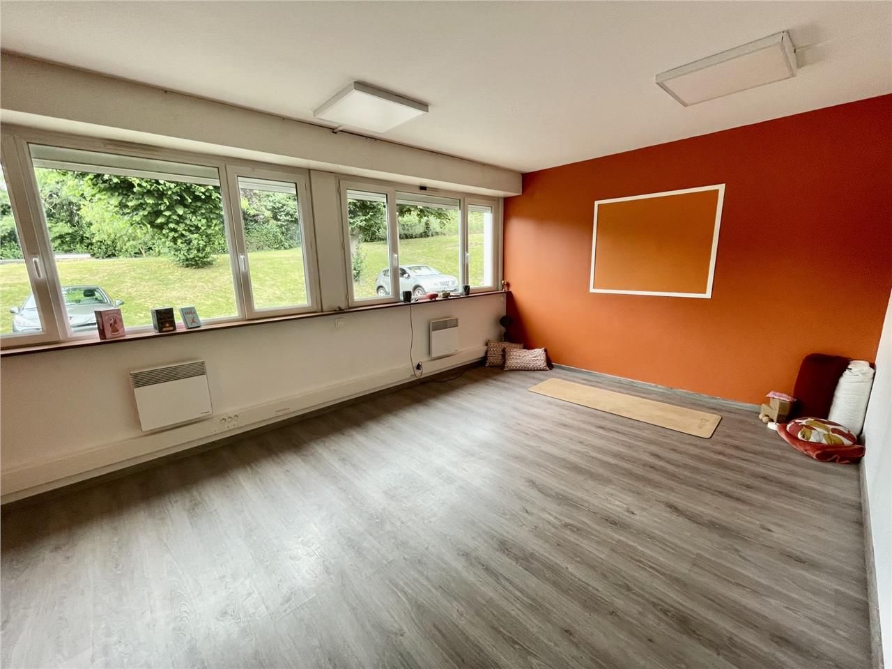 Bureaux de Plateau de bureaux divisible - 98 m2 -