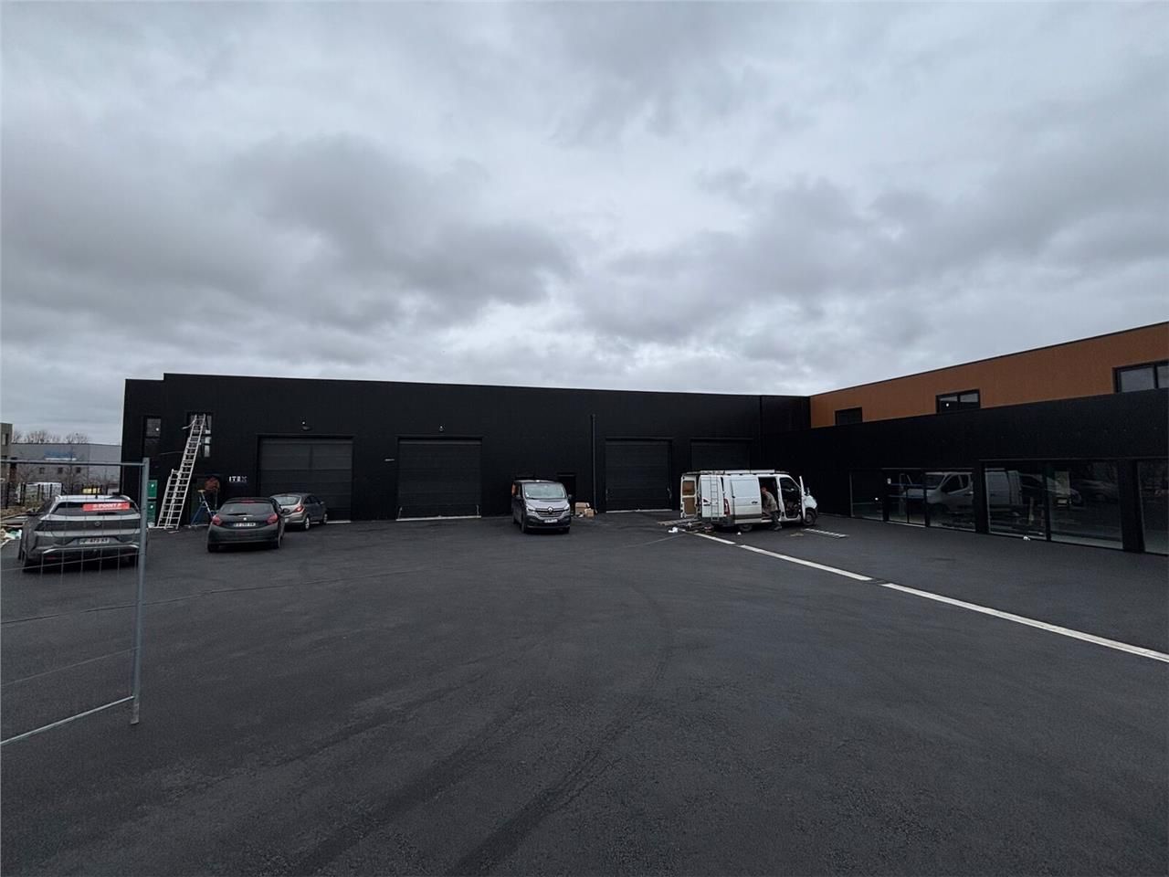 A LOUER - Local D'activité