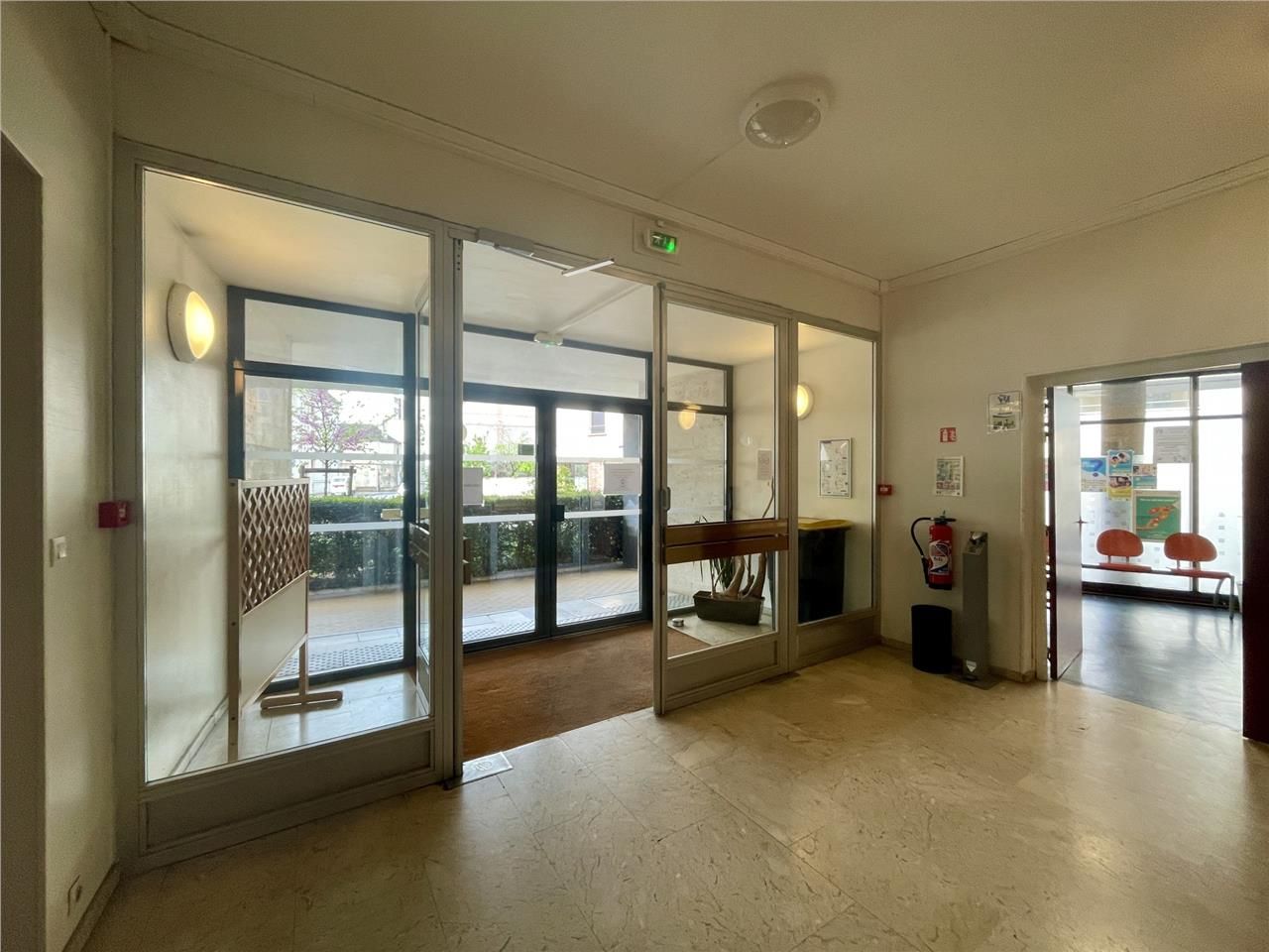 Immeuble de bureaux lumineux et entièrement PMR a