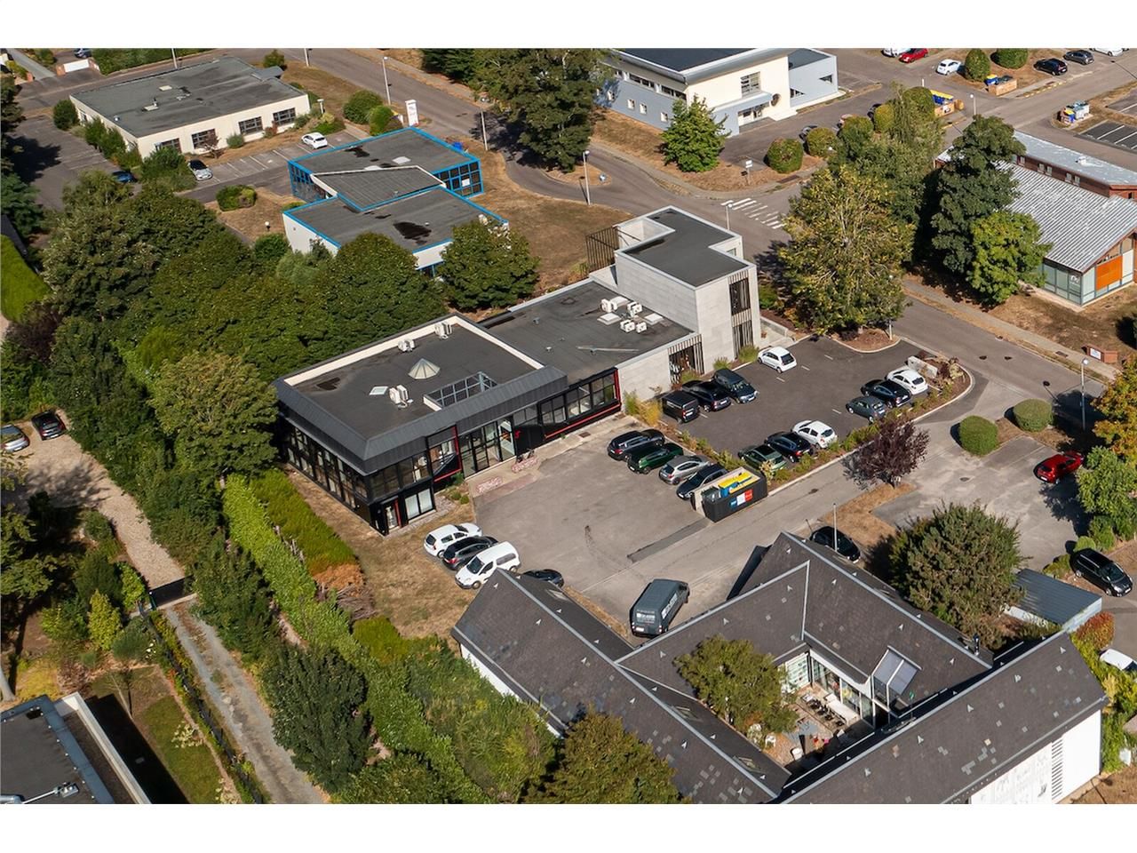 Situé sur le parc de la Vatine, un très bel espac