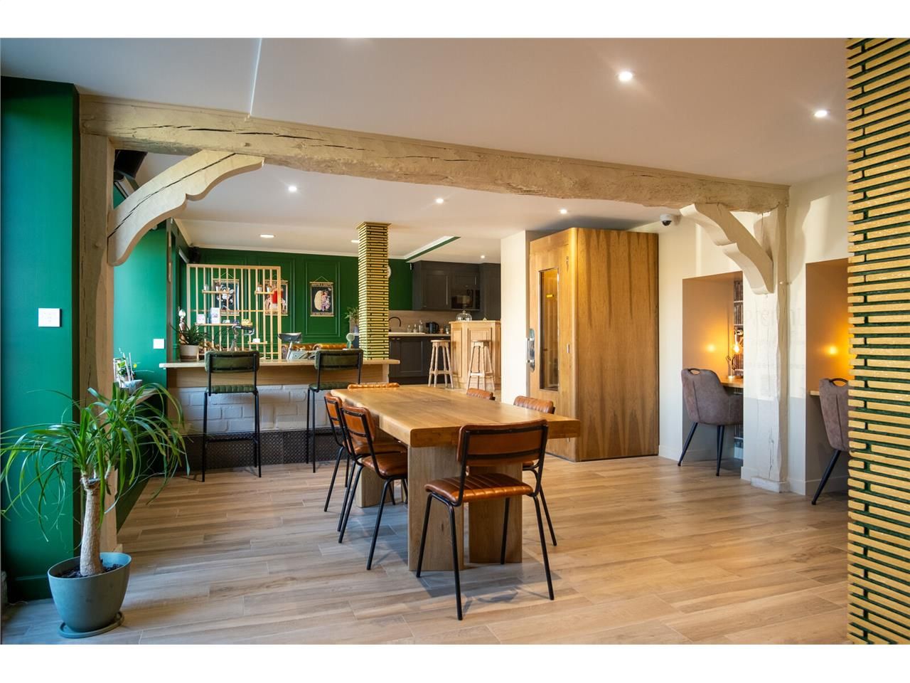 Plateau de bureau en centre ville avec stationnem