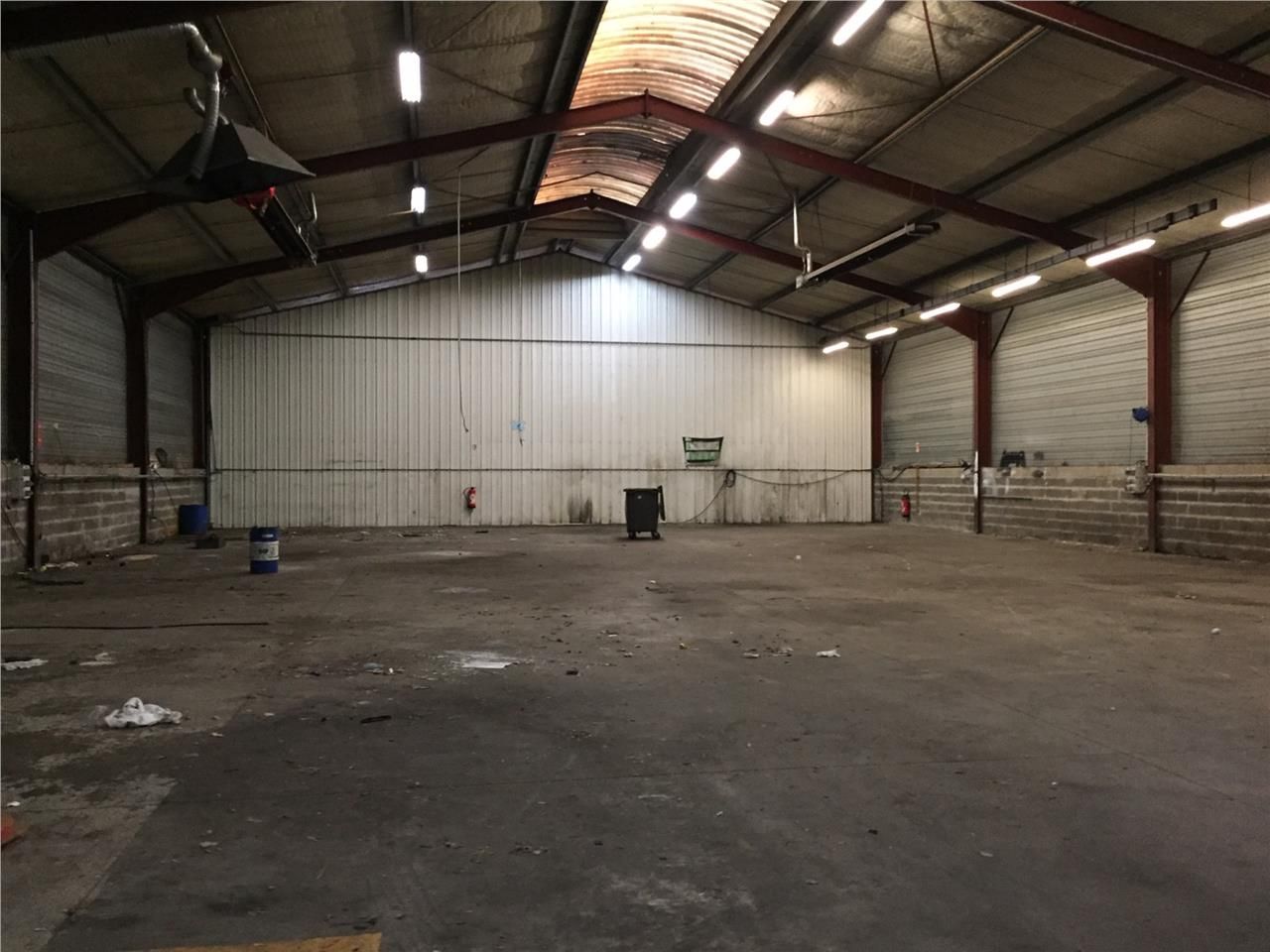 Bâtiment à proximité des grands axes,  idéal pour