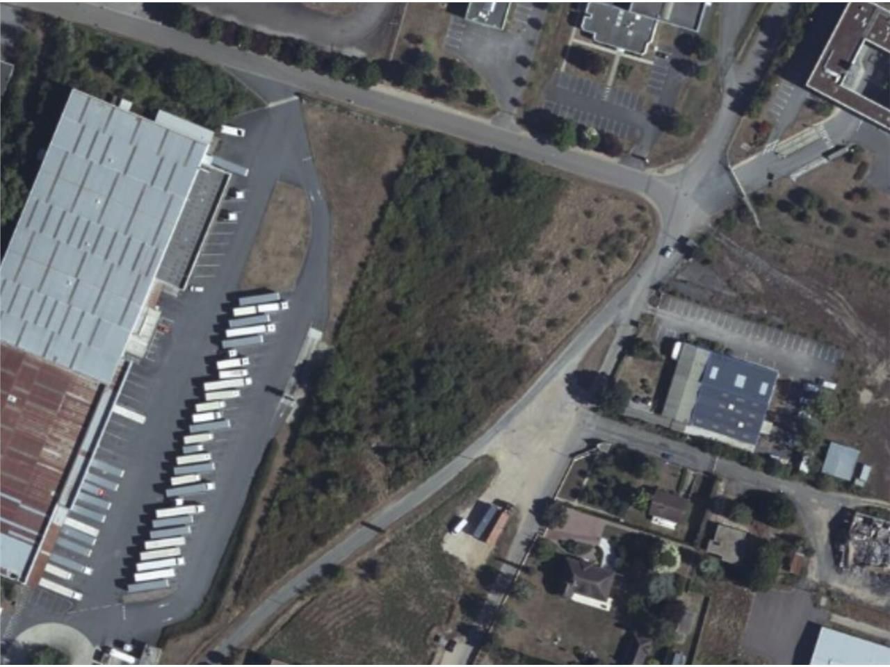 Terrain à bâtir à destination des activités artis