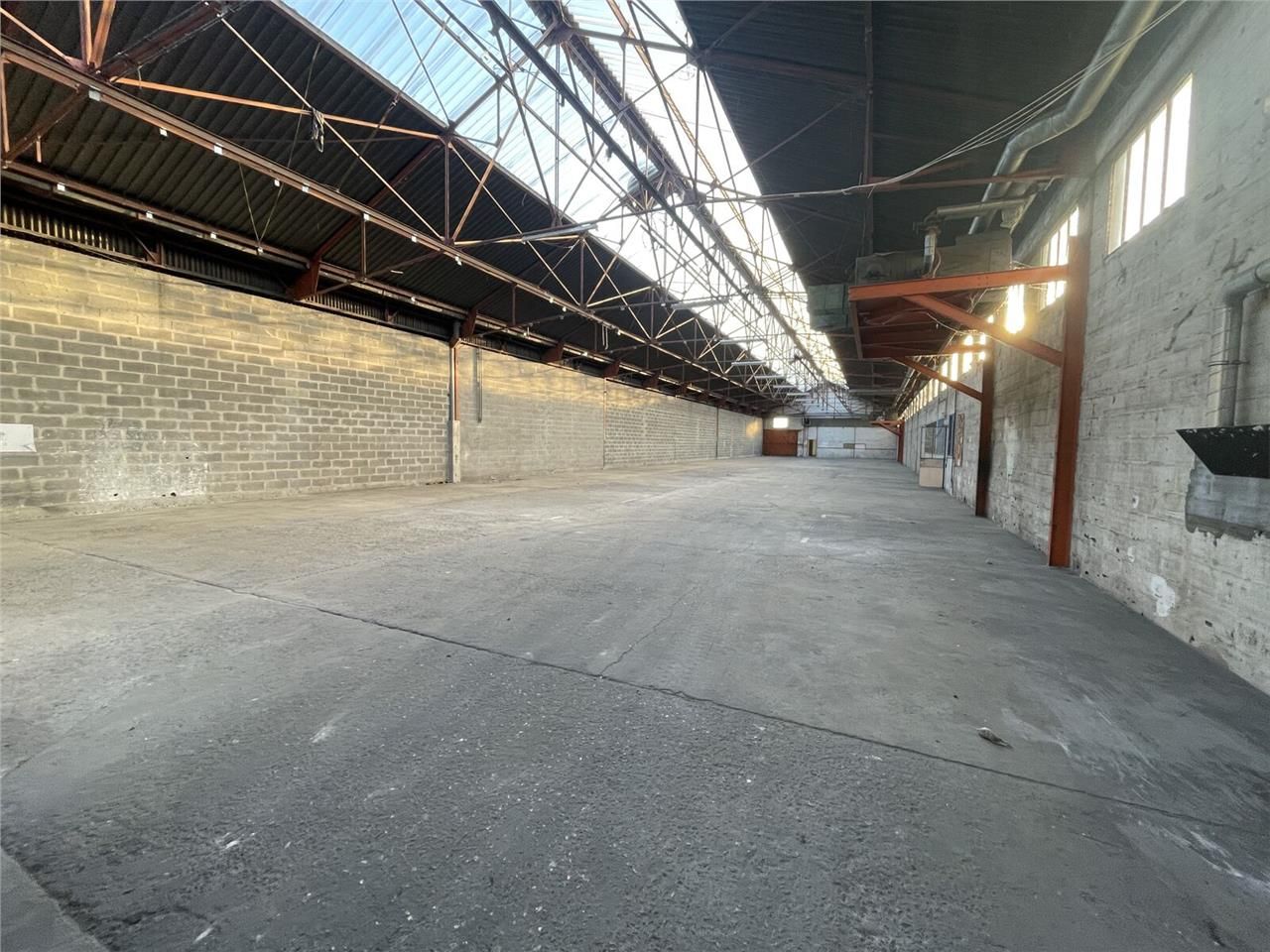 Idéal stockage - Entrepôt bénéficiant d'une belle