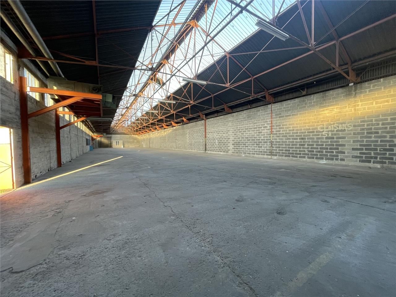 Idéal stockage - Entrepôt bénéficiant d'une belle