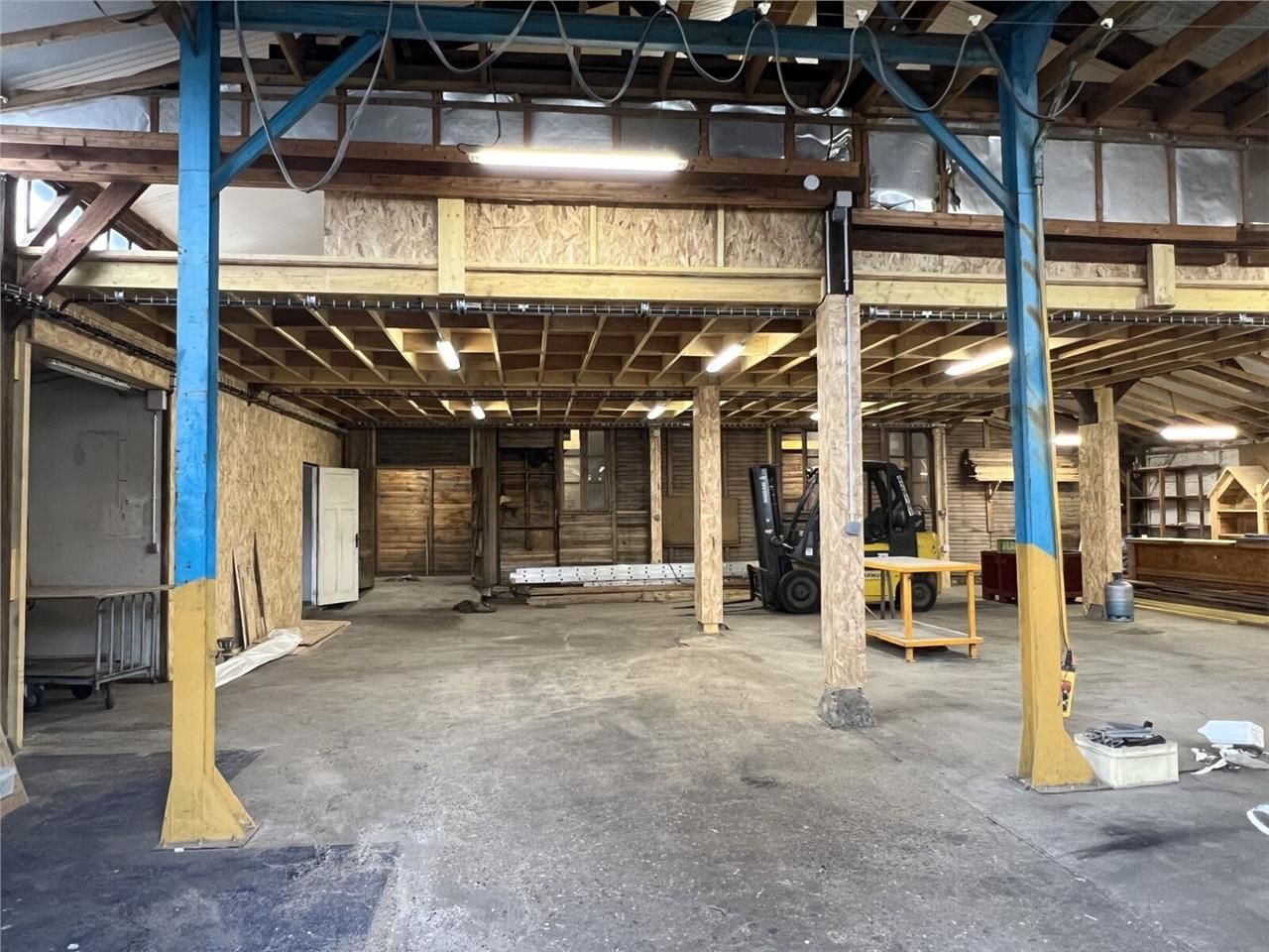 Local d'activité indépendant d'env 400 m2 récemme