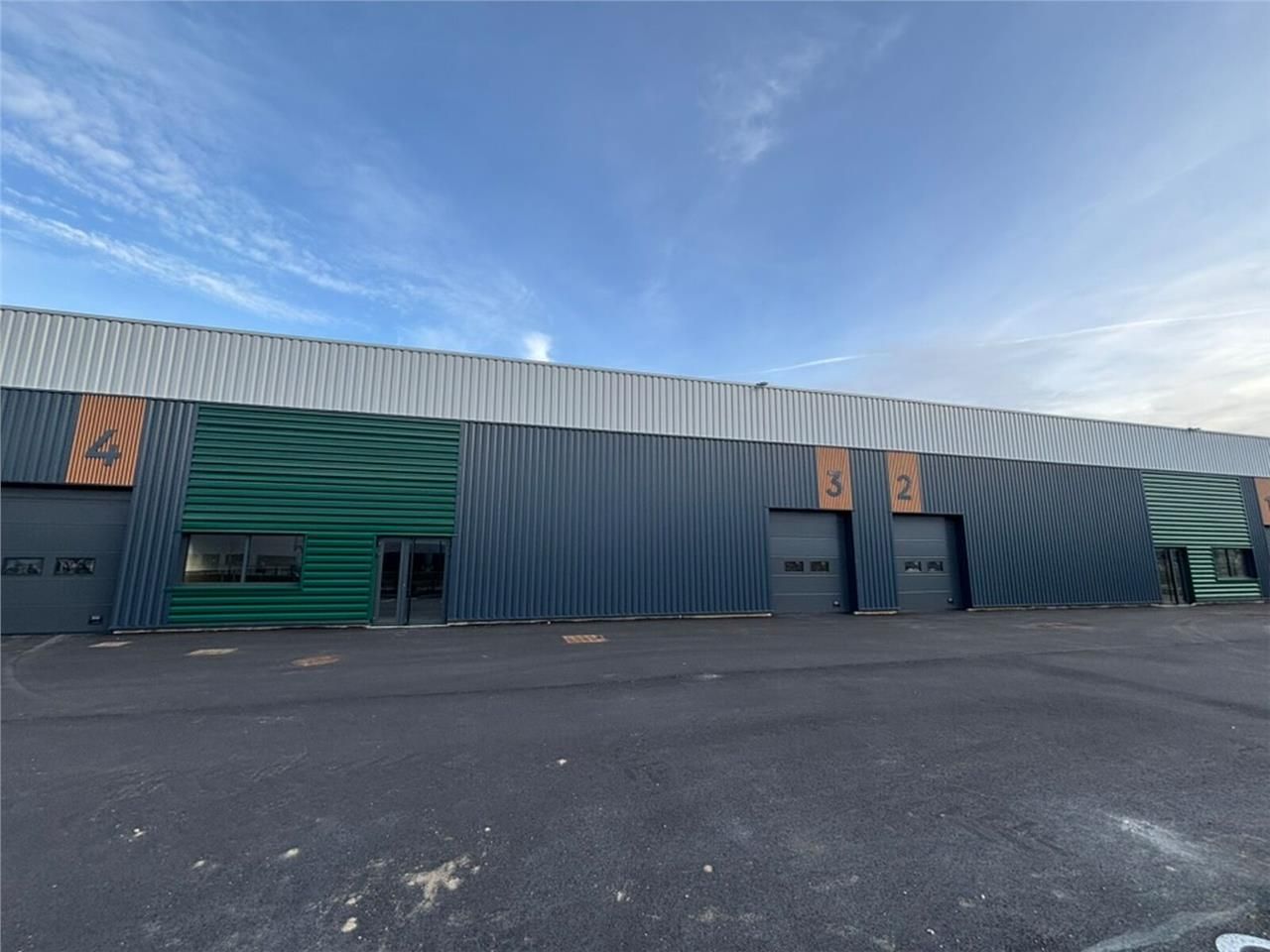 A Vendre - Local d'activité - Stockage - Entrepot