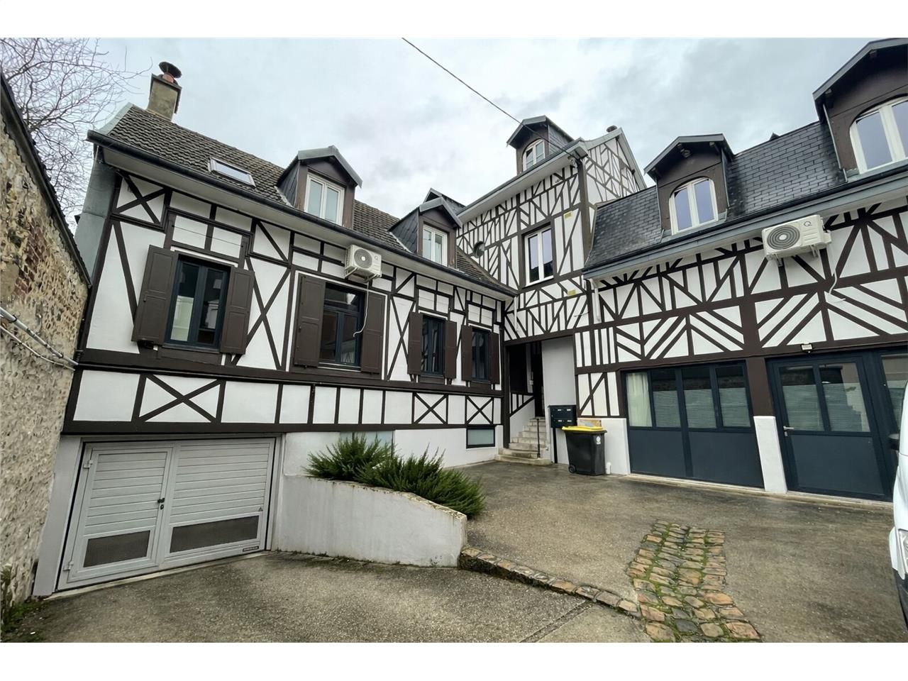 Bureaux de 81 m² non divisibles à Vendre à ROUEN