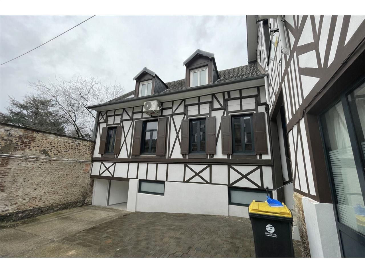 Bureaux de 81 m² non divisibles à Vendre à ROUEN