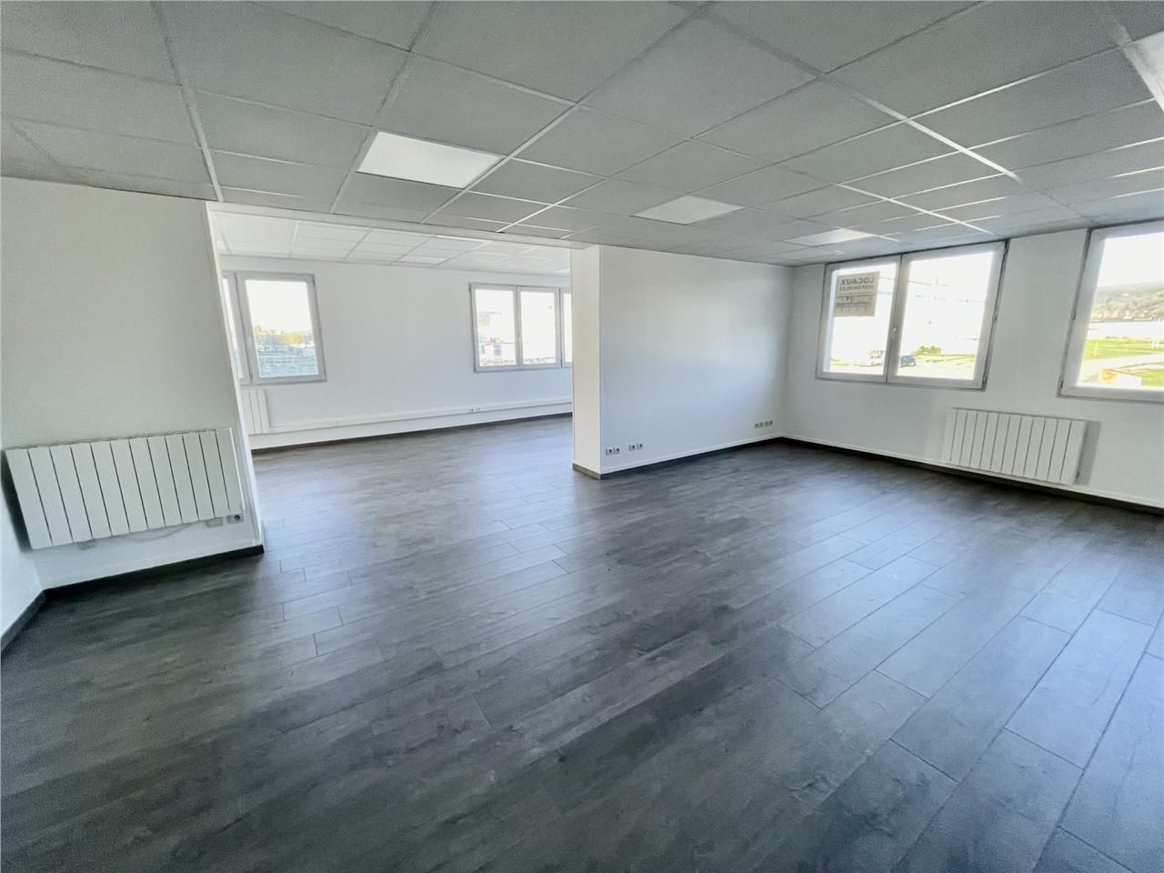 Bureaux de Bureaux à louer - Proche A13 - 170 m2 