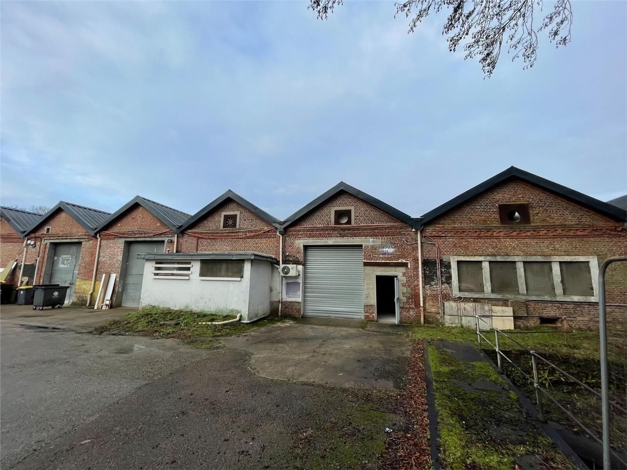 A LOUER - ENTREPOT - STOCKAGE