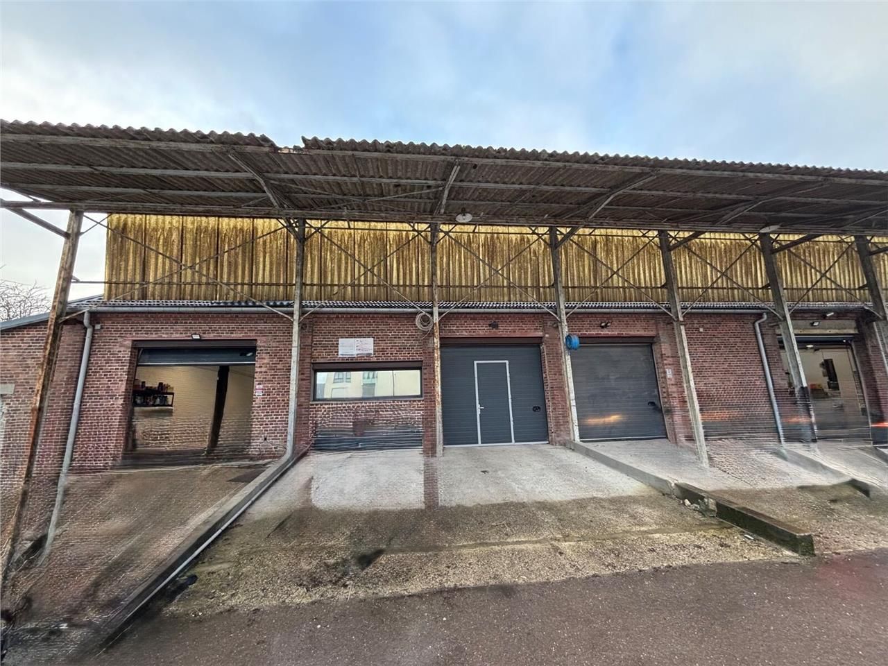 A Louer - Local  de Stockage - Entrepot - Local d