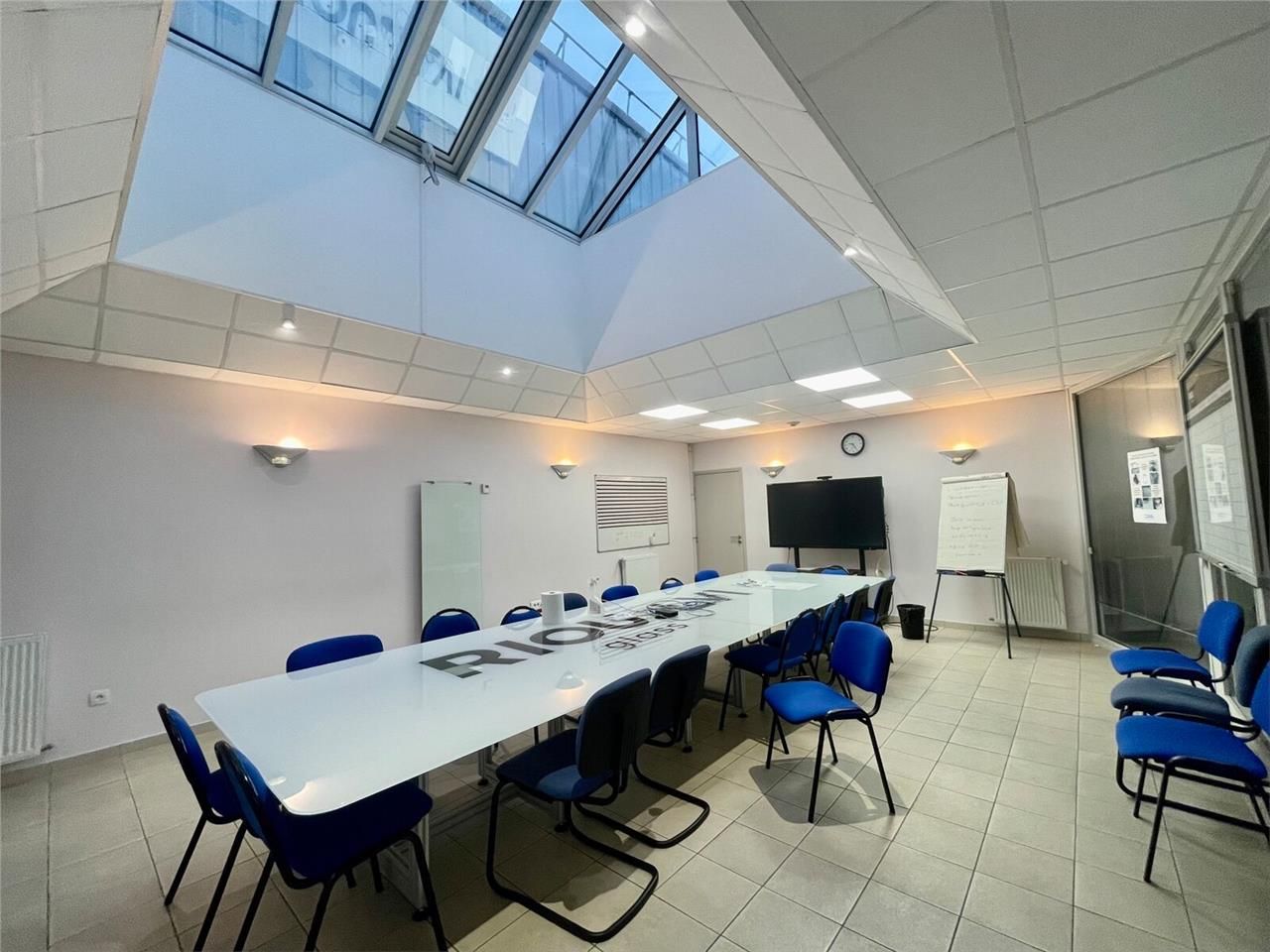 Très bel ensemble immobilier industriel de 8500 m