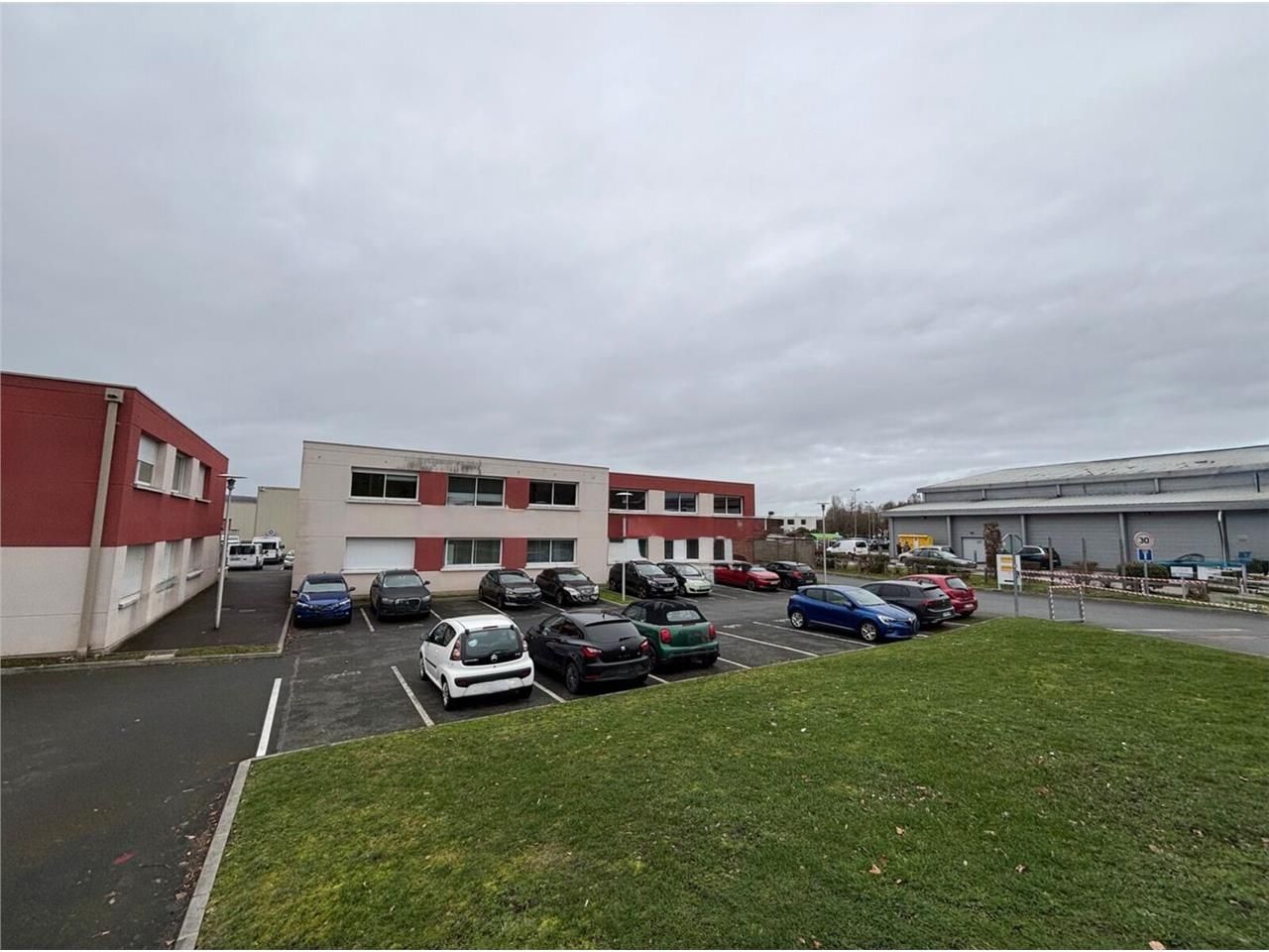 A LOUER - Local de stockage