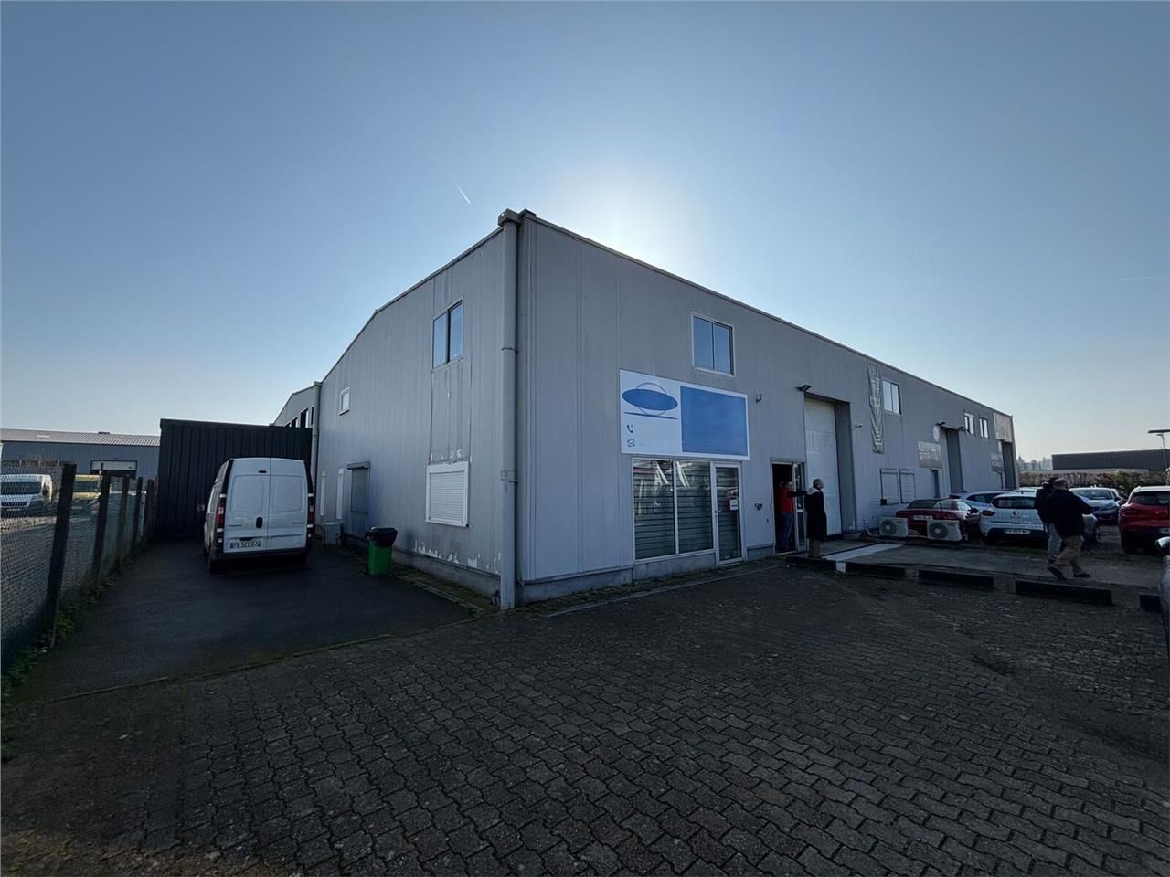 A Louer - Bureaux  et stockage