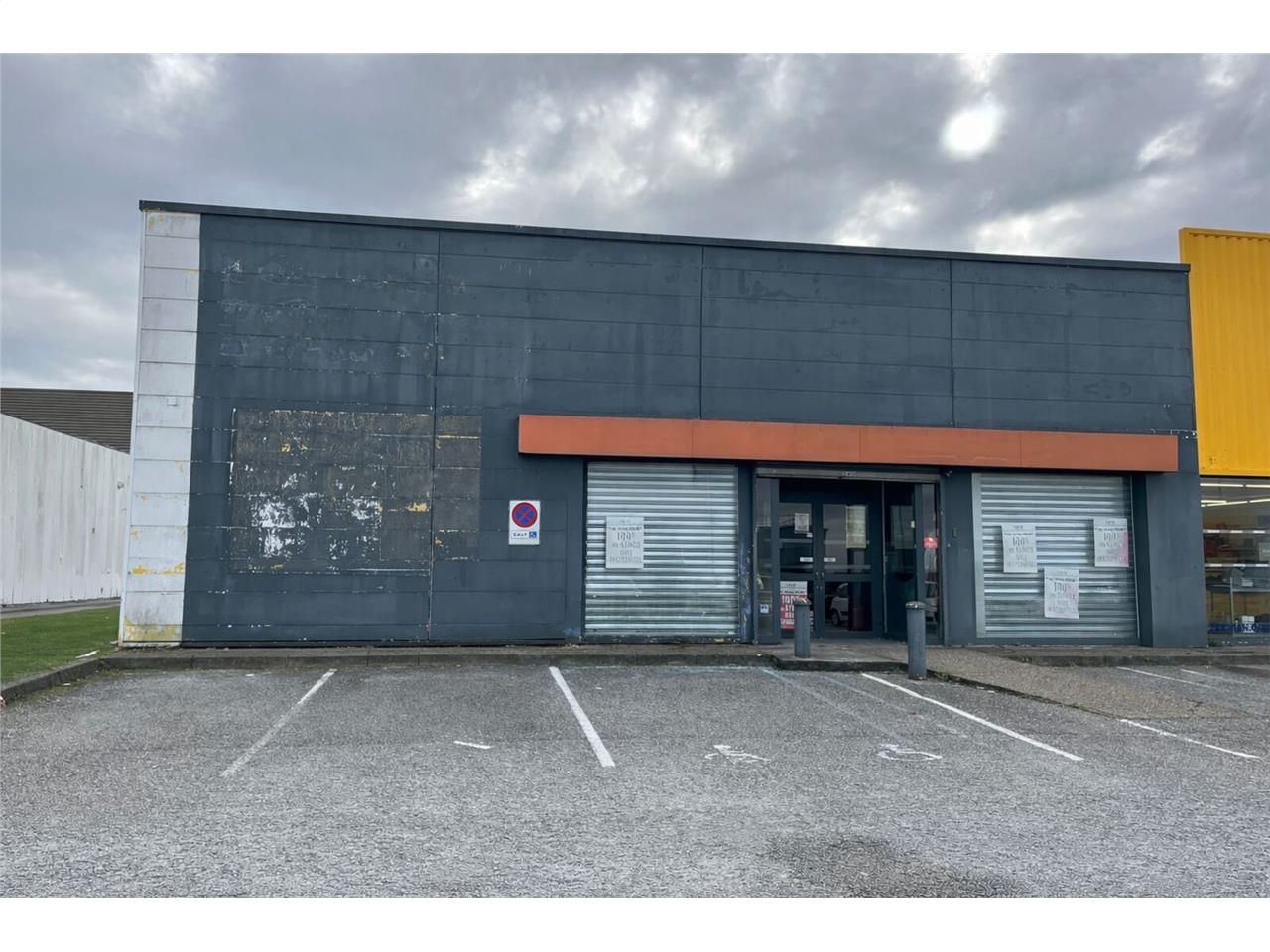 Local commercial de qualité à louer à BARENTIN. E