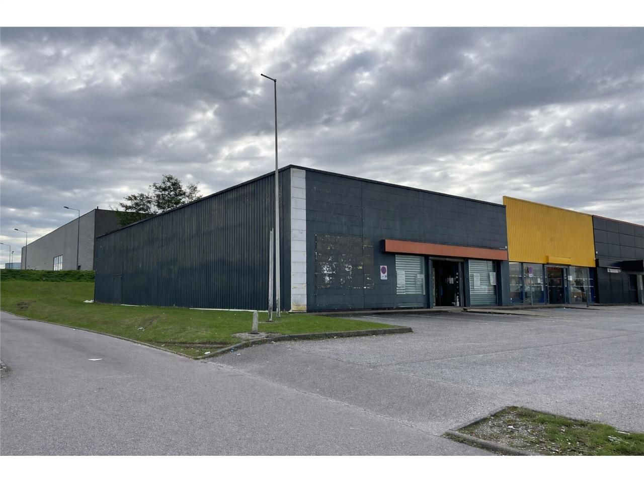 Local commercial de qualité à louer à BARENTIN. E