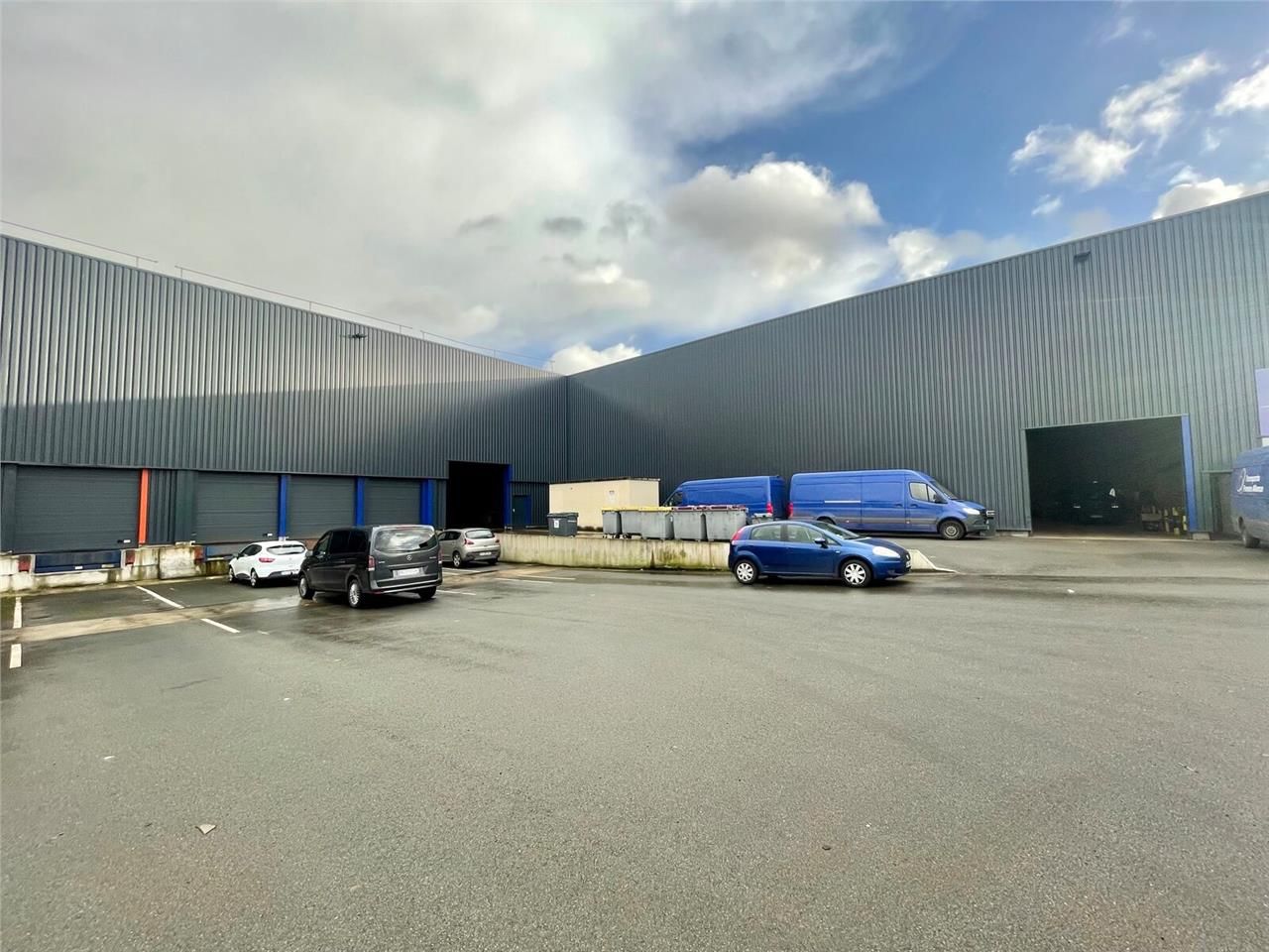 A Louer - Entrepôt traversant de 5.000 m2 - Quais