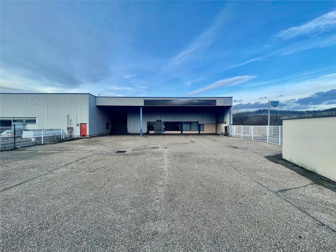 En coeur de Zone Industrielle EST, Entrepôt de pr