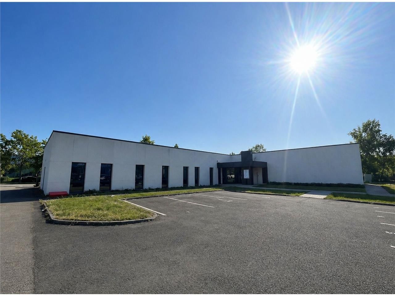 Bureaux de 172 m² divisibles à partir de 27 m² à 