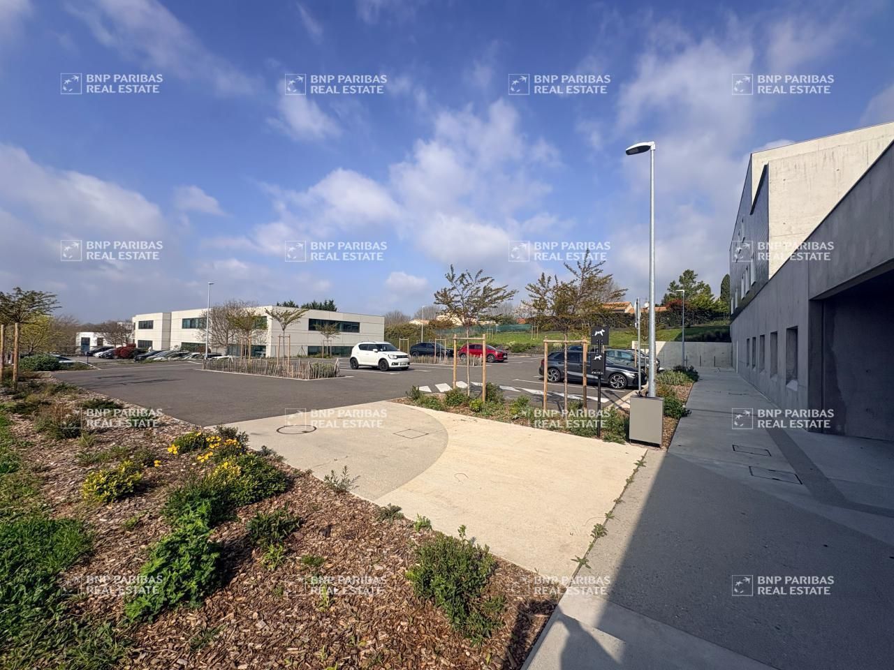 1176 m² pour ce bureaux en location à L'union