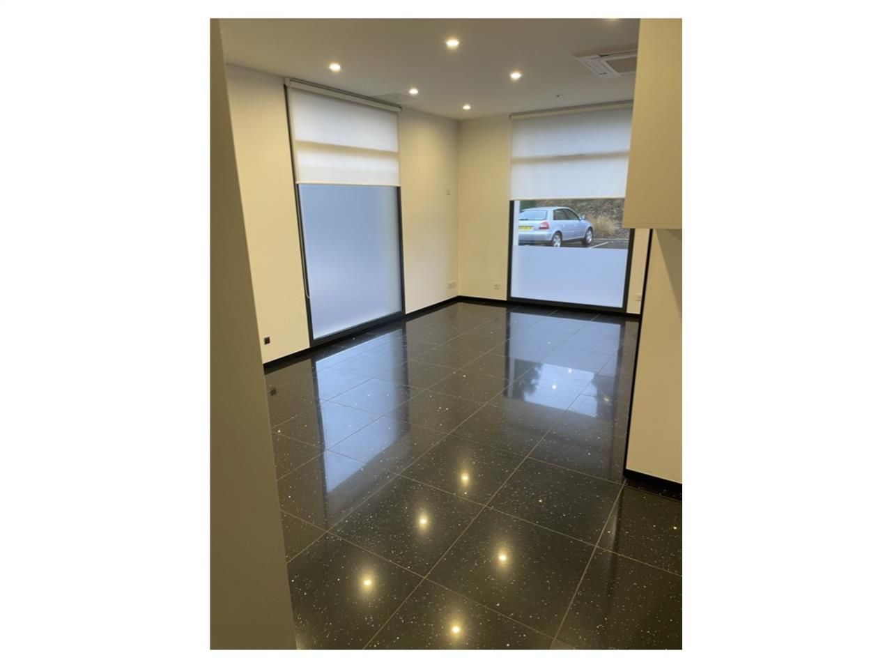 A louer, belle cellule commerciale de 73 m2 envir