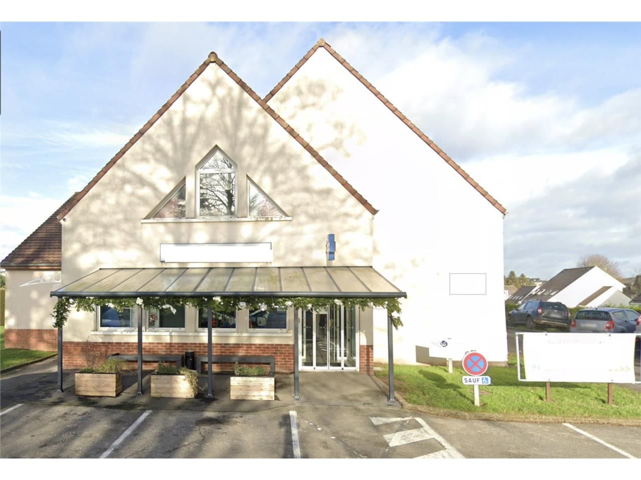 Immeuble indépendant jouissant d'une bonne visibi