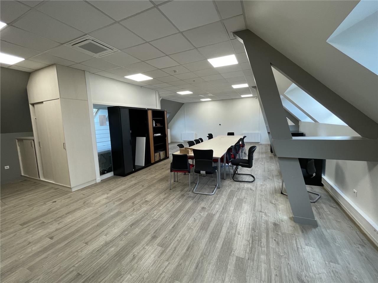 PLATEAU DE BUREAUX - A LOUER - CENTRE-VILLE DE BE