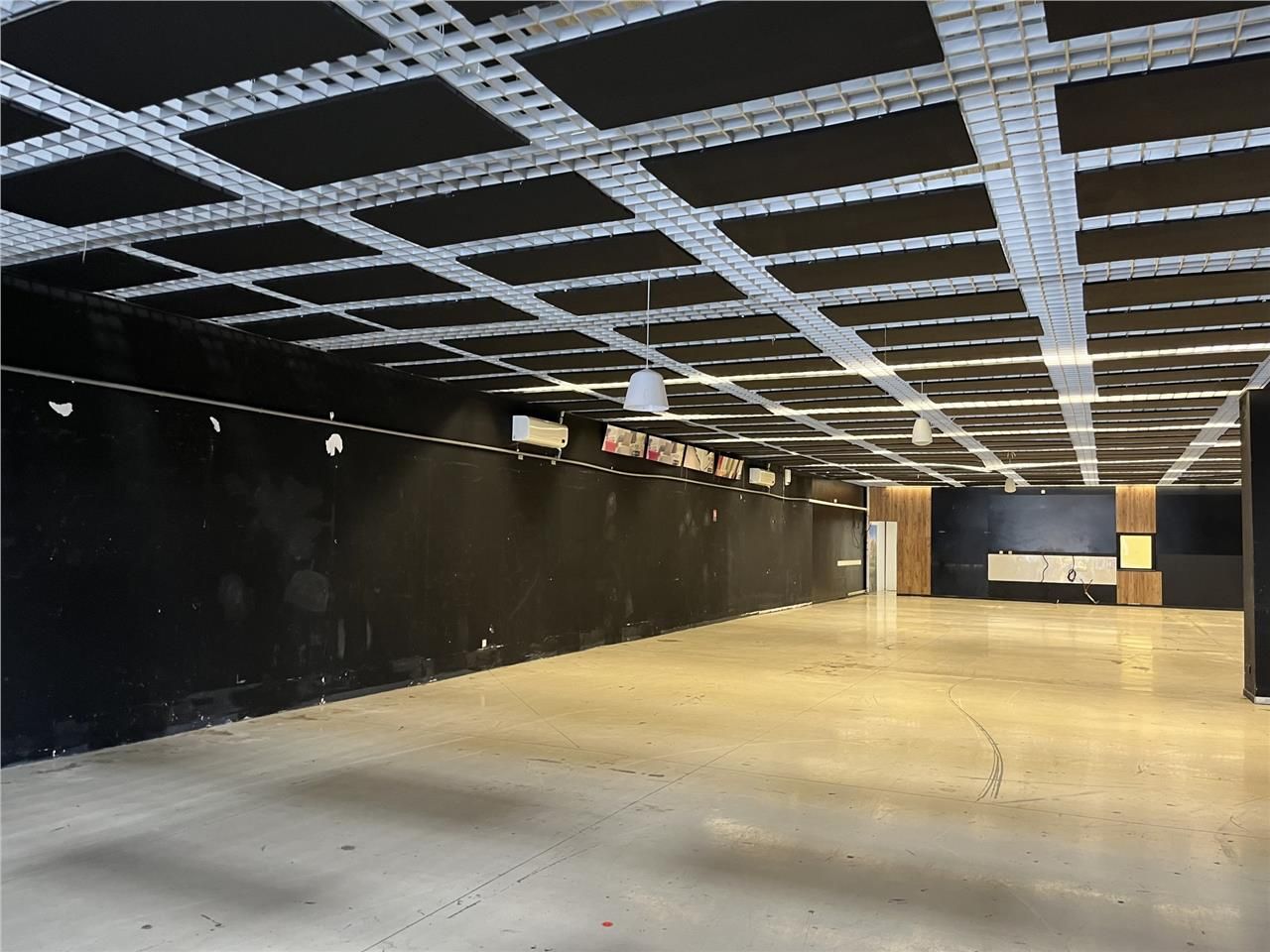 Au coeur d'un Retail Park de 12 000 m2, ARTHUR LO