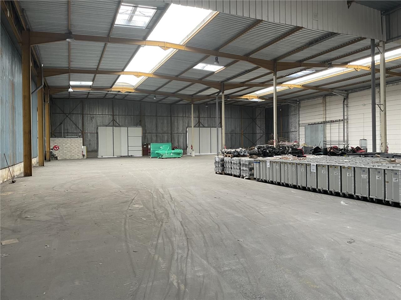 Arthur Loyd vous propose à la location  environ 4