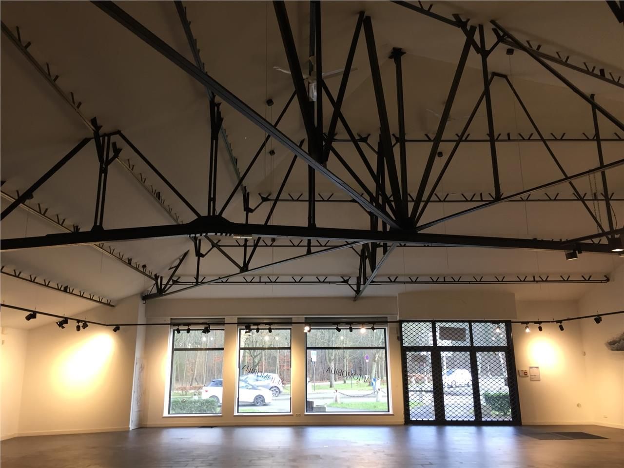 ARTHUR LOYD vous propose à la location un immeubl