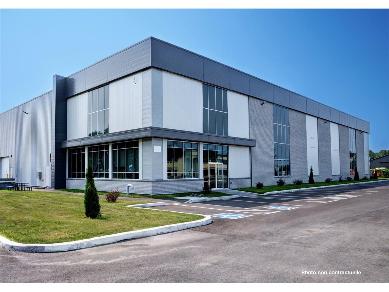 LOCAL D'ACTIVITÉ ET BUREAUX D'ACCOMPAGNEMENT A LO