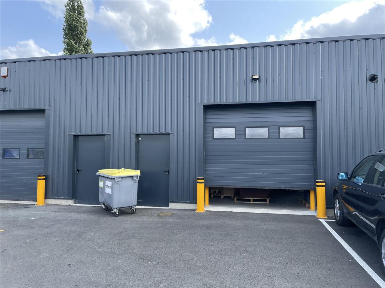 ARTHUR LOYD vous propose à la location un local c